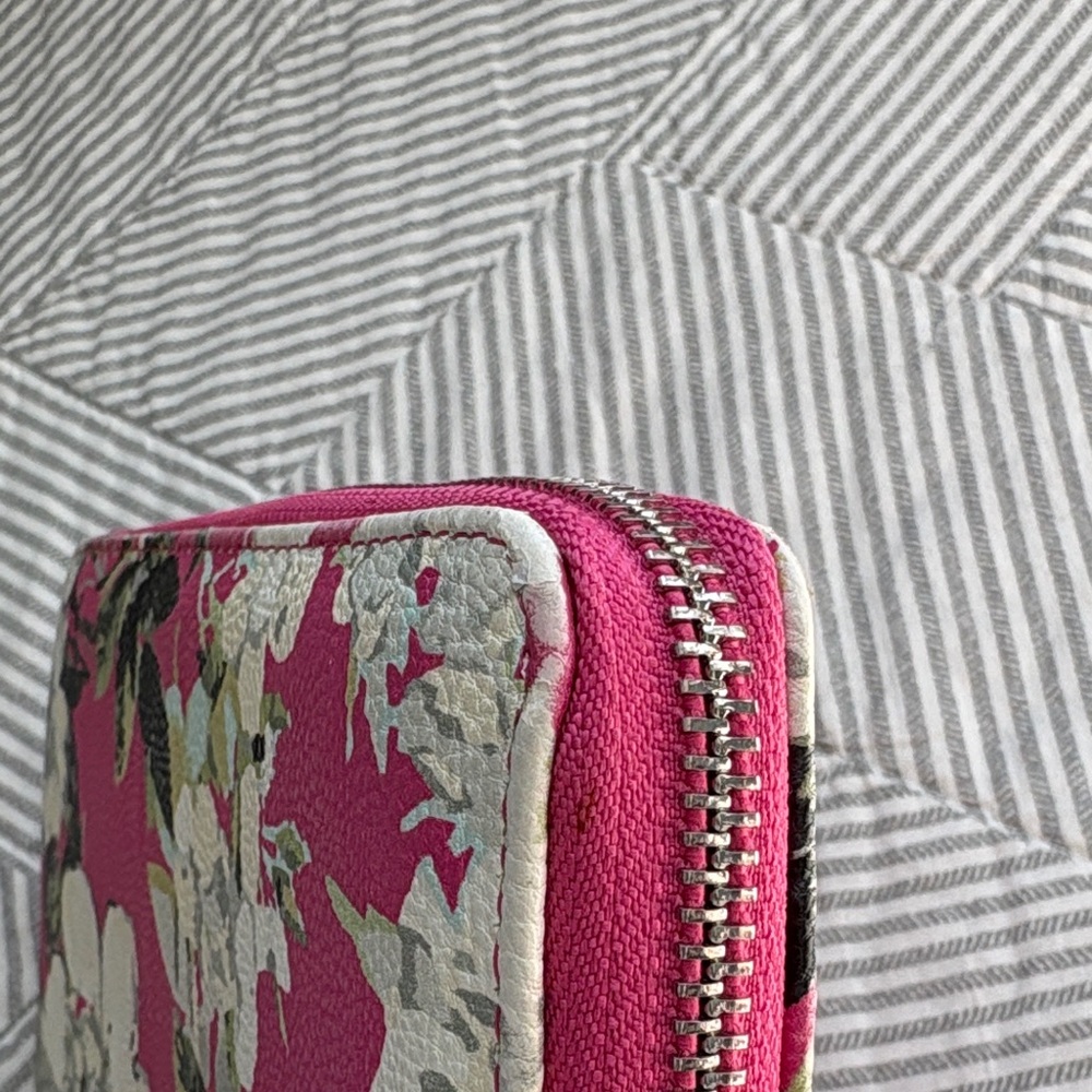Betsey Johnson Pink Floral Wristlet Clutch - Picture 9 of 9